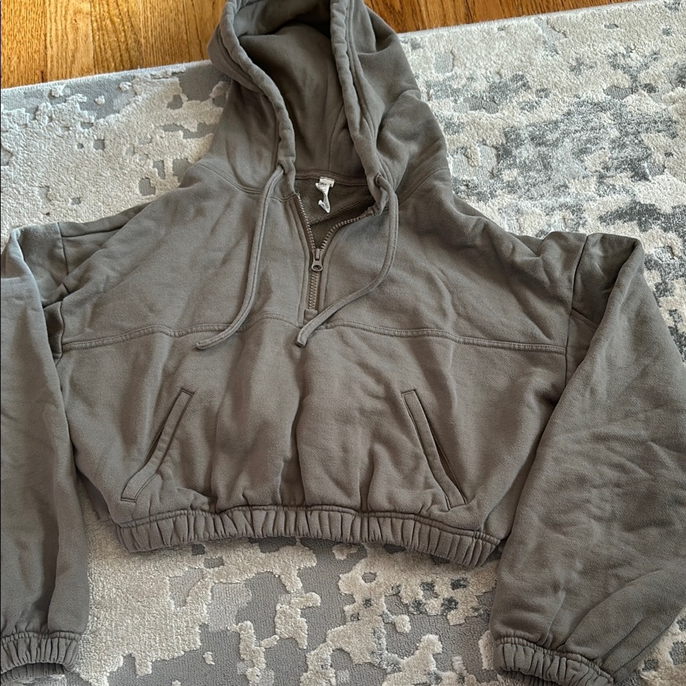 Alo grey crop sweatshirt
